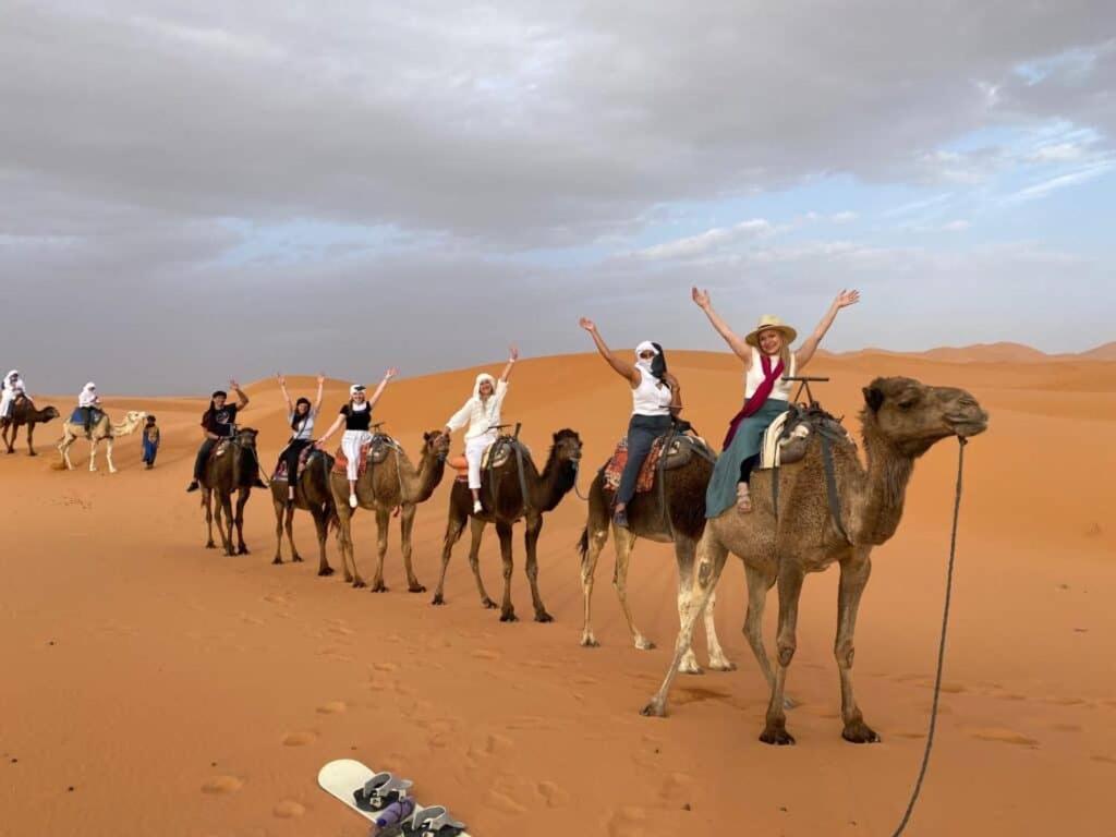 Sahara Dunes Luxury Camp Мерцуга Екстериор снимка